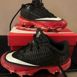 BOYS NIKE CLEATS